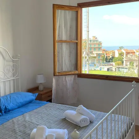 Διαμέρισμα Wh - Sun - 5 Minuti Dalle Spiagge 6 Posti Letto - Doppio Parcheggio Σαν Ρέμο