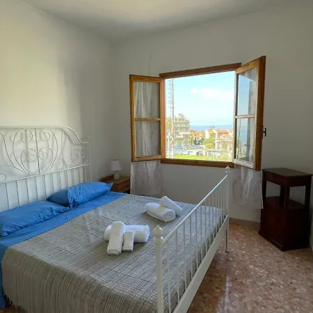 Wh - Sun - 5 Minuti Dalle Spiagge 6 Posti Letto - Doppio Parcheggio * Σαν Ρέμο